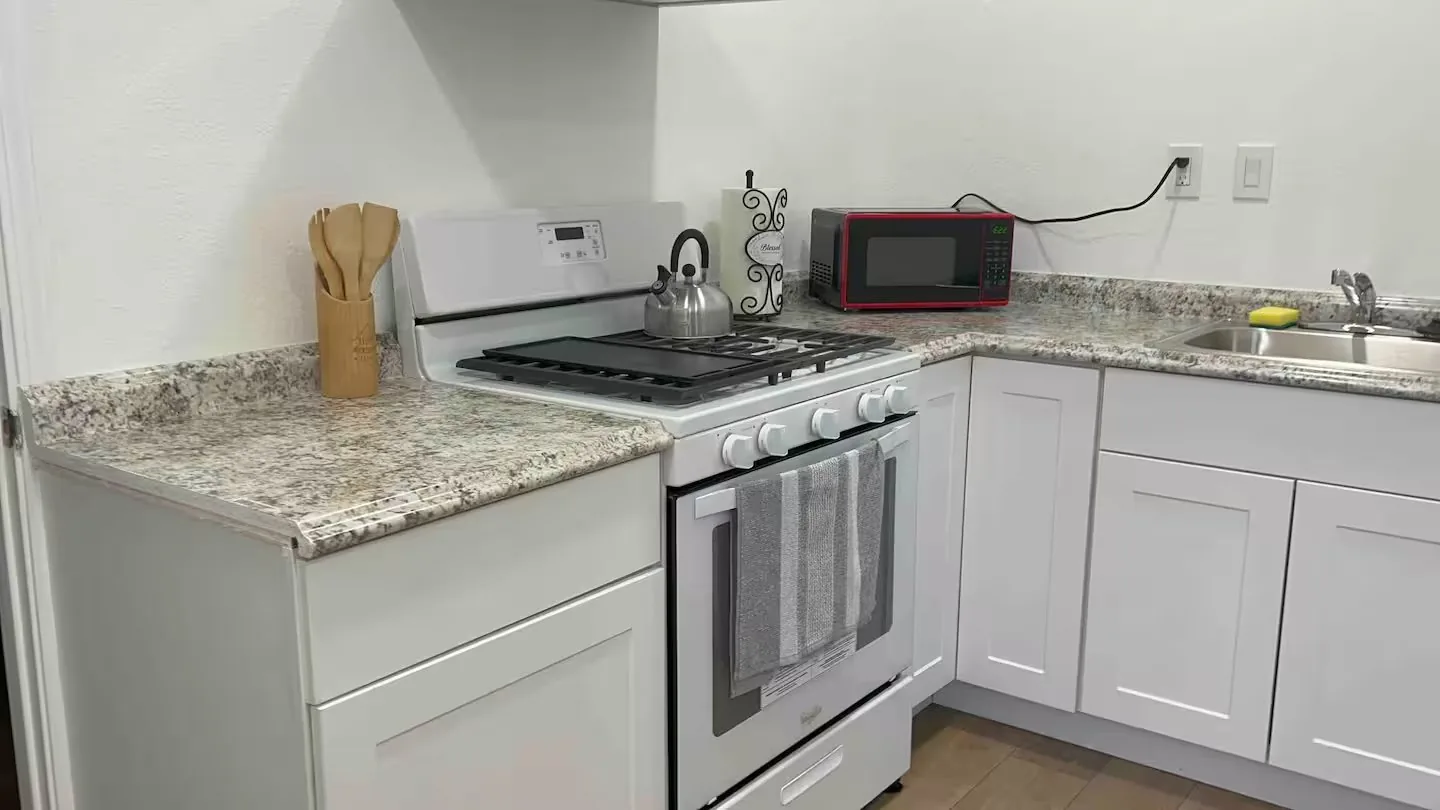 Fully equipped kitchen at Serenta vacation rental Tracy CA